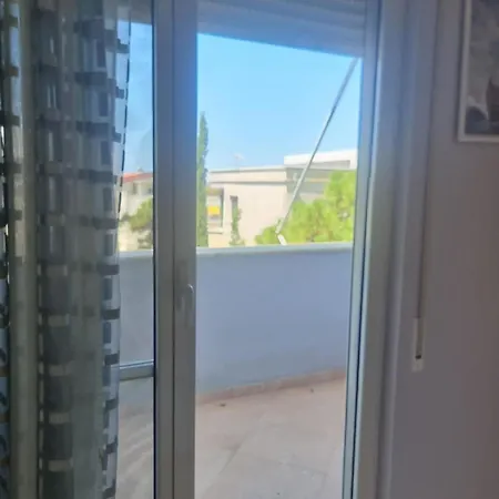 Roan's * Golem (Tirana)