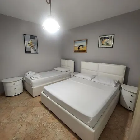 Roan's Apartamento Golem (Tirana)